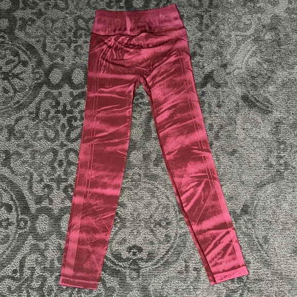 •Lululemon tie dye Ebb to Street legging• - Picture 5 of 7